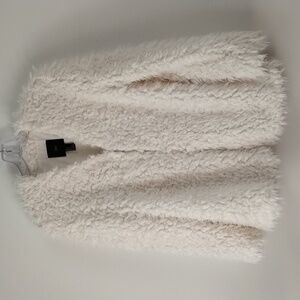 XXI White Faux‎ Fur Mob Wife Statement Jacket